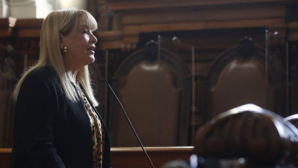 Acusación constitucional contra Ángela Vivanco será presentada este lunes