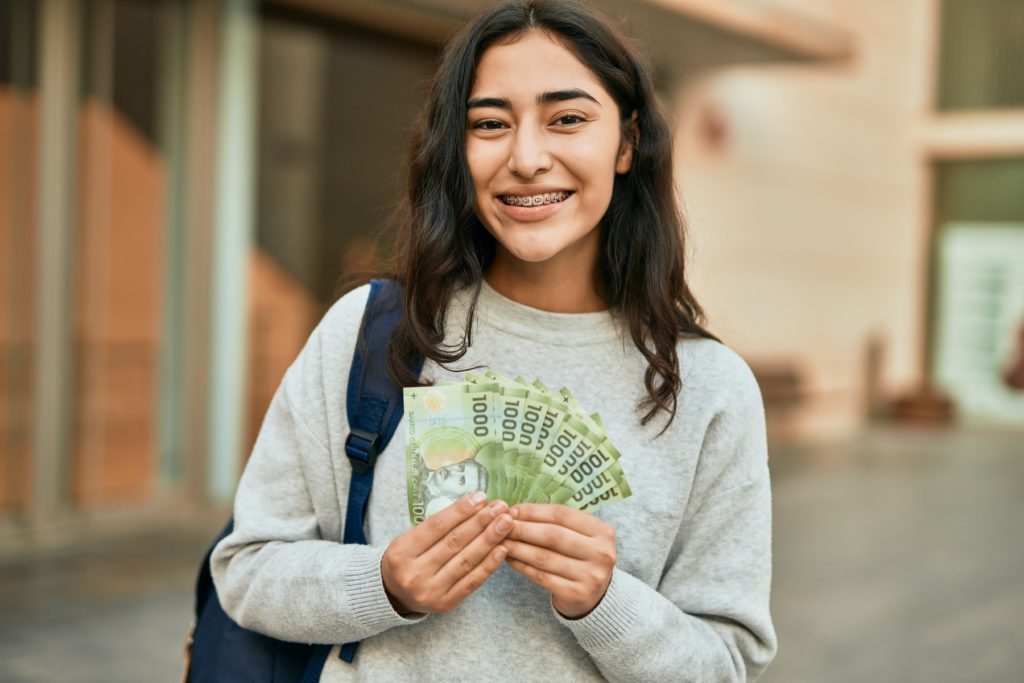 Adelantan fecha de pago del Bono Logro Escolar: ¿Cuándo se entregará el dinero?