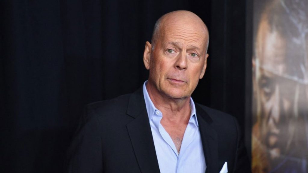 Bruce Willis es captado tras varios meses mientras lucha contra la demencia