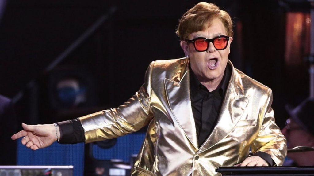 Elton John se recupera de infección ocular que lo dejó con "vista limitada en un ojo"