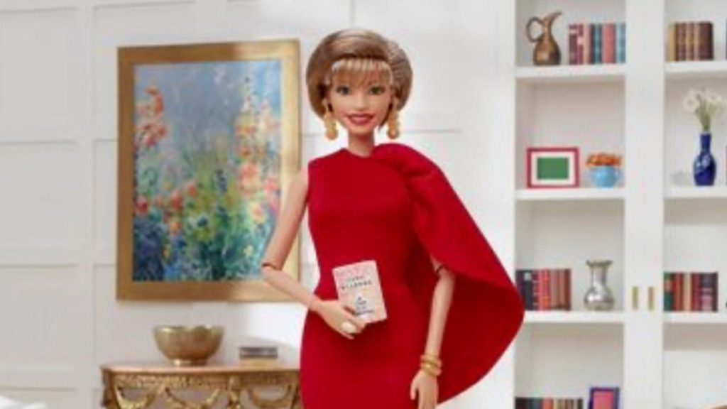 Mattel lanza muñeca en homenaje a la escritora Isabel Allende