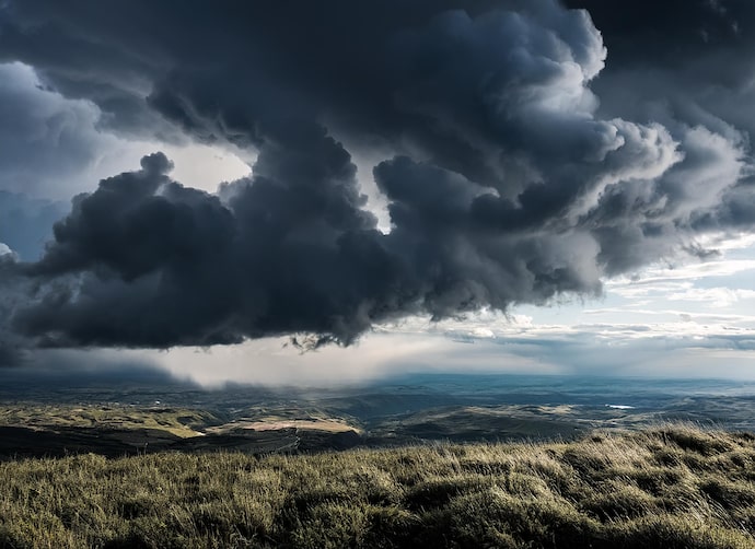 Qué es la “lluvia negra”, el fenómeno que llegará a Argentina en los próximos días