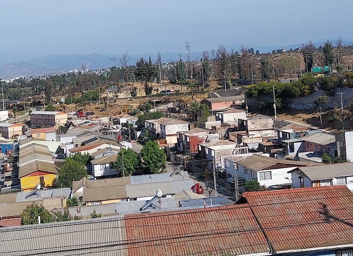 El Olivar debe seguir esperando viviendas definitivas: Serviu dice que obras tras megaincendio inician próximo semestre