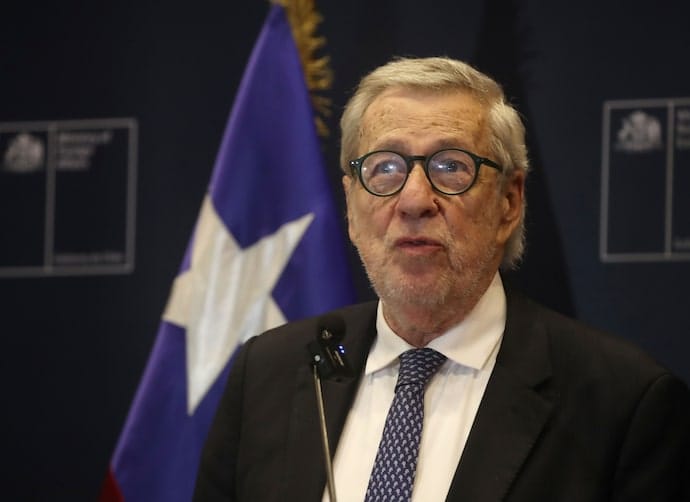 Van Klaveren afirma que se agotarán “todos los canales diplomáticos” para conocer las razones de la liberación de exfrentista