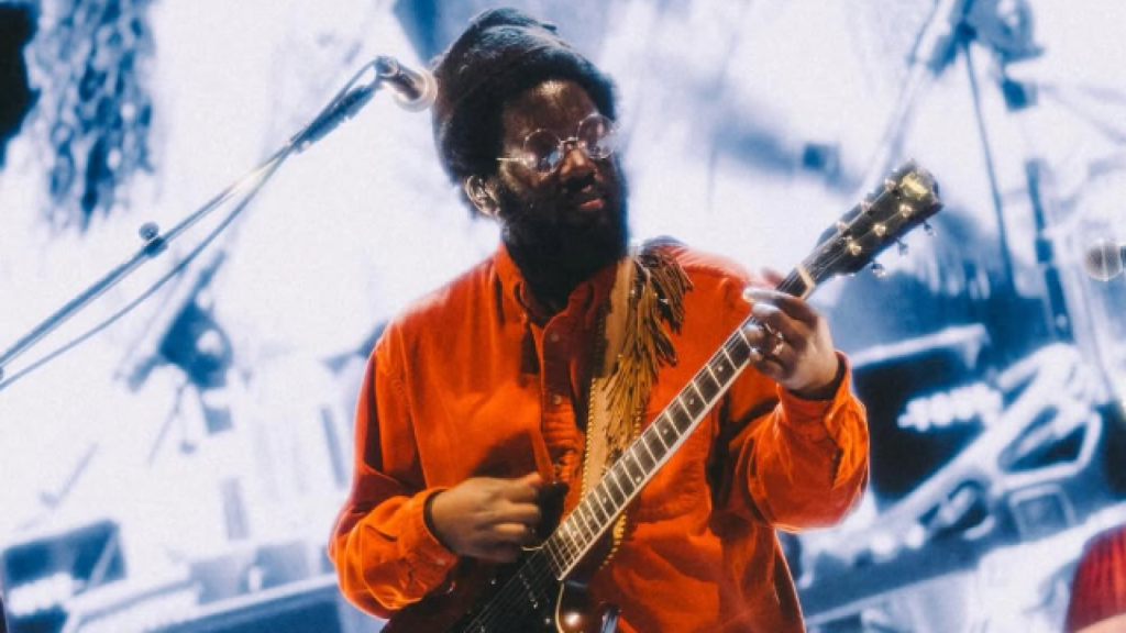 Michael Kiwanuka Lollapalooza 2025 - Michael Kiwanuka se llevó ovaciones y elogios tras show en Lollapalooza 2025