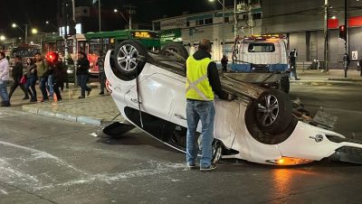 Chofer Ebrio Volcado Maipú - Conductor en Estado de Ebriedad Vuelca Vehículo en Plaza de Maipú