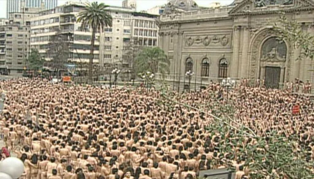 Retorno Spencer Tunick Chile - ¿Revivirá la Icónica Foto del 2002? El Retorno de Spencer Tunick a