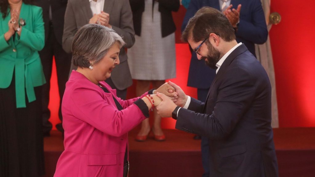 Felicitaciones de Boric a Jeannette Jara - Boric destaca liderazgo de Jeannette Jara tras primarias 2025