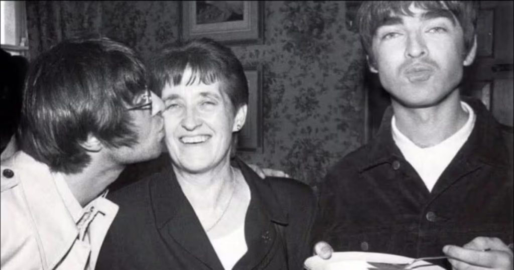 Reunión Oasis Instigada Madre - La Reunión de Oasis: Un Encuentro Propiciado por su Madre