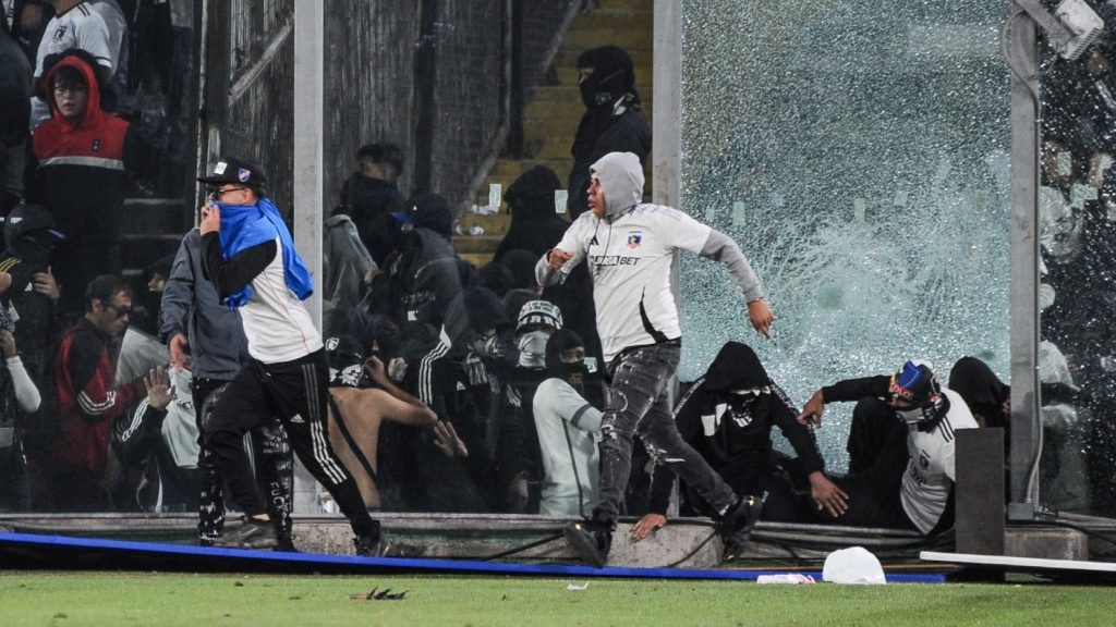 Detenidos Barristas Colo Colo - Detenidos Barristas de Colo Colo en Caótico Partido de 2025