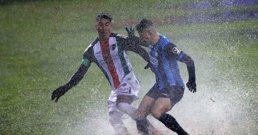 Partido Huachipato Palestino Piscina - Estadio Huachipato bajo el agua: partido en insólitas condiciones