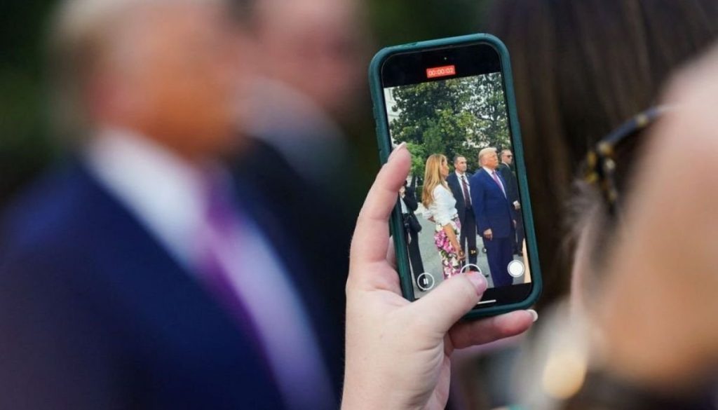 Trump Mobile Conservador - Trump Móvil Conservador: Innovación y Valores en Telefonía