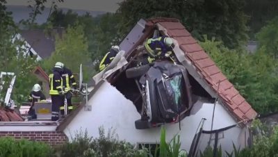 Accidente de Auto en un Granero Deja Grave a un Niño de 7 Años - Accidente de auto en Alemania deja a niño de 7 años en estado crítico
