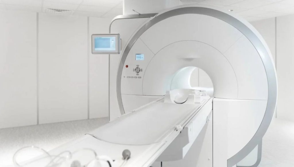 Accidente de un Hombre Arrastrado por una Máquina de Resonancia Magnética en EE.UU. - Accidente en Resonancia Magnética en EE.UU.: Hombre en Estado Crítico
