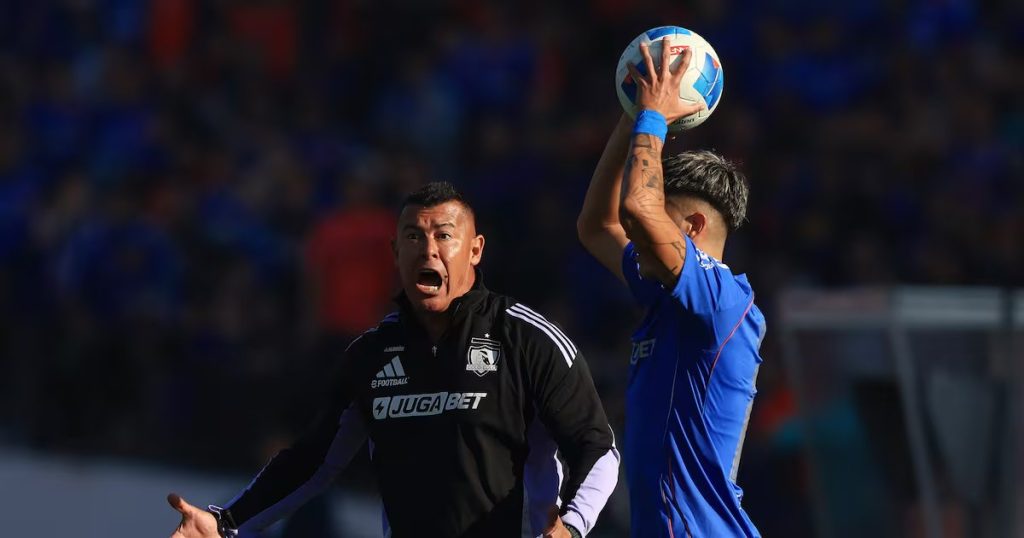 Acusaciones de Robo de Jorge Almirón contra Colo Colo - Jorge Almirón critica el arbitraje en el Superclásico: sus declaraciones.