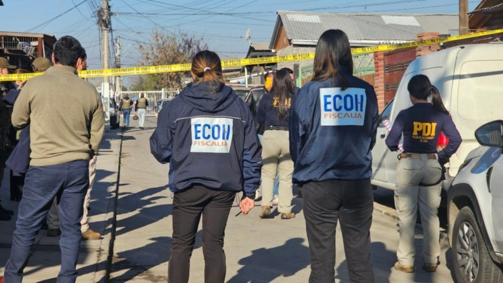 Ataque a Balazos contra Hermanos en lo Espejo - Impactante ataque a balazos deja un joven muerto y un menor herido.
