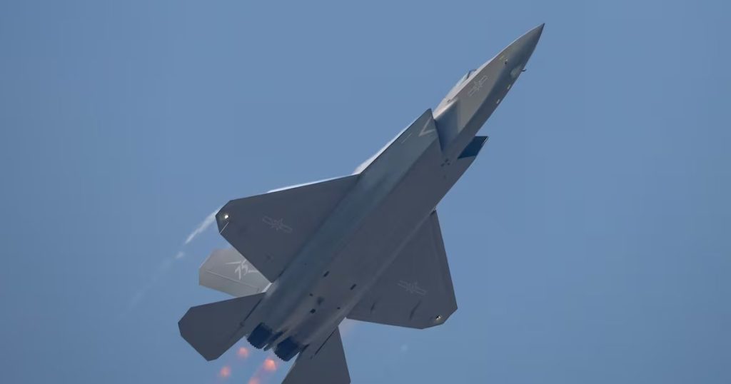 Comparativa J-35A F-35 - China presenta su nuevo caza furtivo J-35A, competidor del F-35