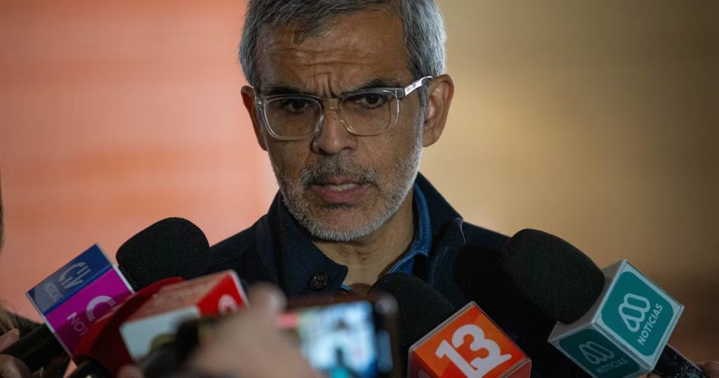 Confusión Boric FACH - Ministro Cordero aclara confusión entre Boric y la FACH en investigación.