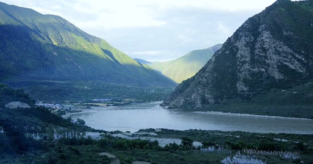 Construcción de una Megapresa en el Tíbet por Parte de China - China Inaugura Megaproyecto Hidroeléctrico en el Tíbet