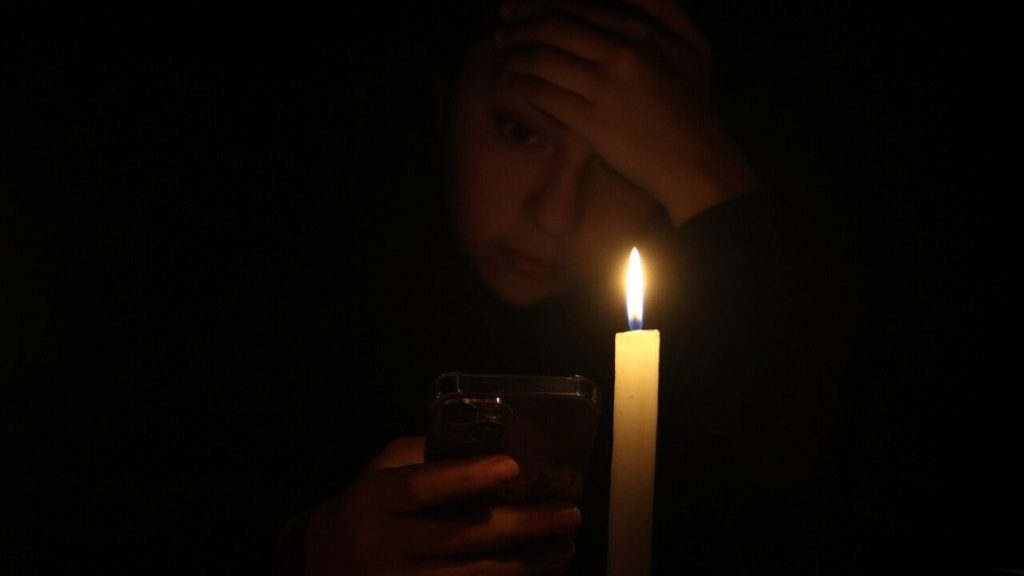 Cortes de Luz en 10 Comunas de Santiago Este Domingo y Lunes - Cortes de Luz Programados en 10 Comunas de Santiago Este Fin de Semana
