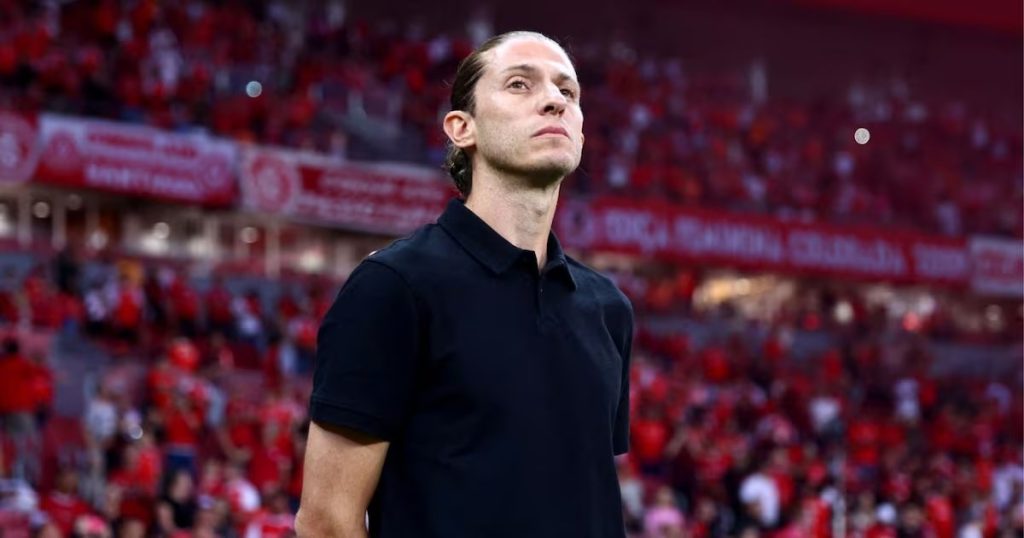 Crítica de Filipe Luis al Comportamiento de Pedro en el Flamengo - Filipe Luis Critica el Desempeño de Pedro en el Flamengo