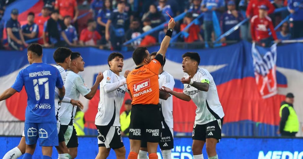 Críticas de Esteban Pavez al Arbitraje de Piero Maza - Esteban Pavez critica a Piero Maza en el polémico superclásico
