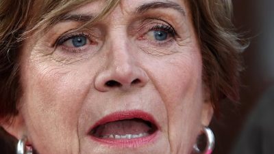 Críticas de Evelyn Matthei a la Cumbre de Democracia de Boric - Evelyn Matthei critica la cumbre de democracia organizada por Boric
