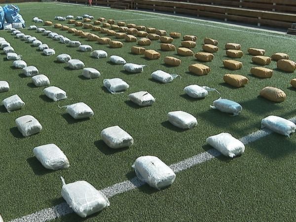 Decomiso de Drogas en Antofagasta por Parte de Carabineros - Impactante decomiso de marihuana en Antofagasta por Carabineros