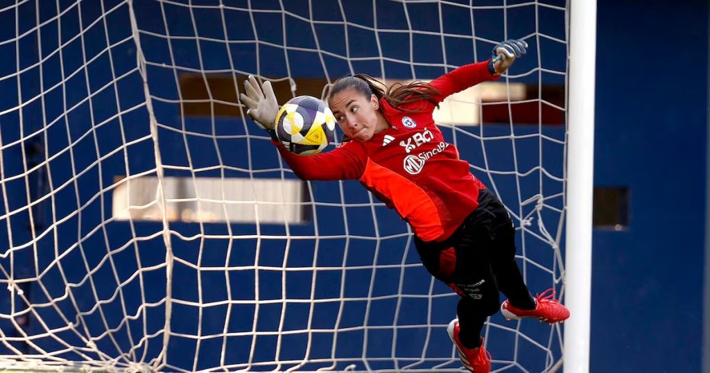Disputa por el Arco de la Roja en la Copa América Femenina 2025 - Nueva Era en el Arco de la Roja Sin Endler en la Copa América