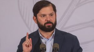 Exigencia de Boric a Israel sobre el Conflicto en Gaza - Boric insta a Israel a detener acciones en Gaza: un llamado urgente