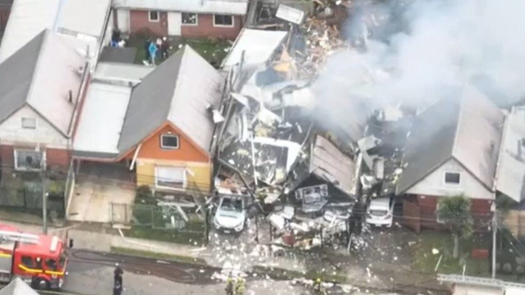 Explosión en Temuco Provoca la Evacuación de Viviendas Cercanas - Explosión en Temuco Destruye Viviendas y Ordena Evacuación