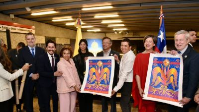 Inauguración del Mural de Gustavo Petro en el Metro de Santiago - Gustavo Petro y el Arte que Une Colombia y Chile en el Metro