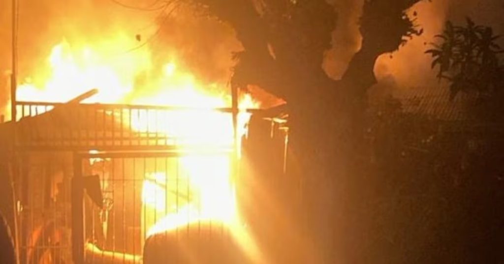 Incendio Casas Comuna Renca - Incendio en Renca moviliza a 13 compañías de bomberos