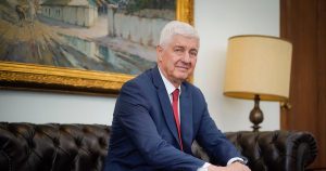 Javier Etcheberry Reafirma Su Compromiso con el SII por un Periodo de Tres Años - Javier Etcheberry Defiende su Permanencia en el SII por Tres Años