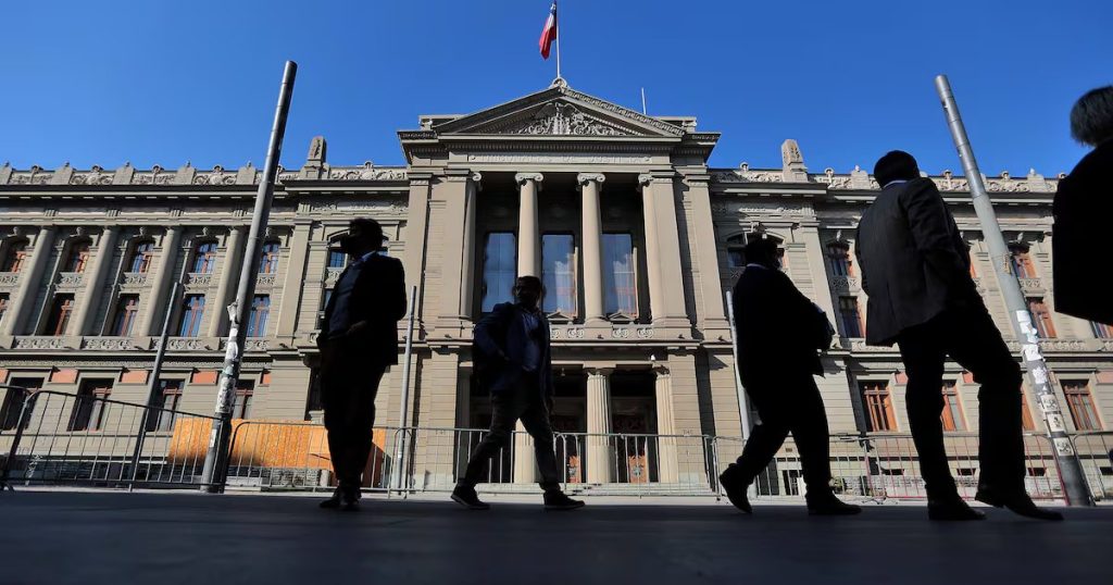 Licencias Irregulares Jueces Chile - Uso irregular de licencias médicas por jueces en Chile