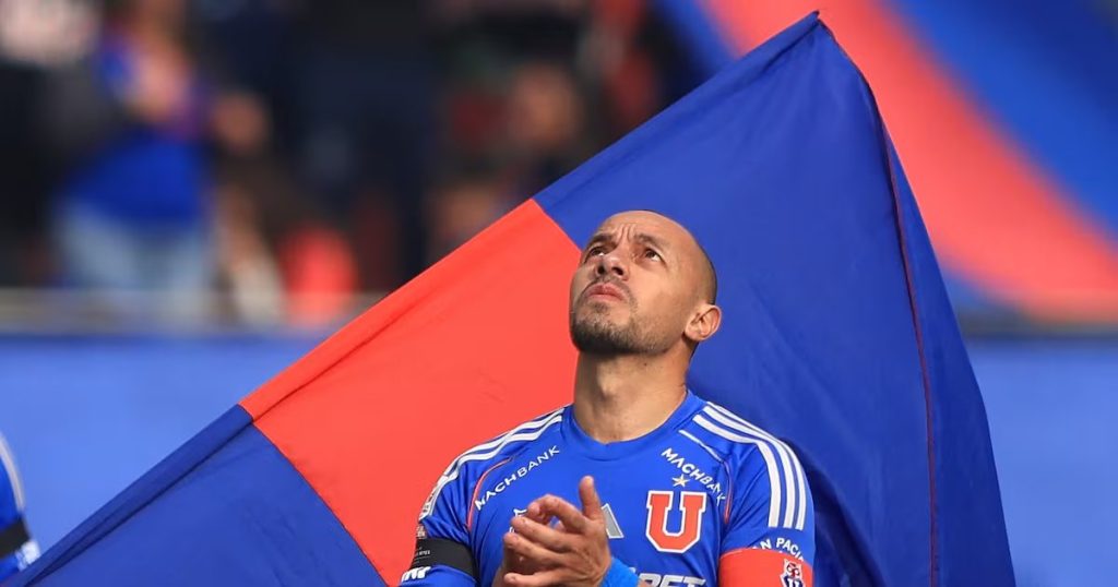 Marcelo Díaz Luchará por un Lugar en la Titularidad de la Universidad de Chile - Marcelo Díaz se Afianza en la Universidad de Chile para el Superclásico