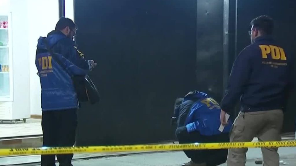 Mujer Herida Recoleta Minimarket - Impactante ataque deja a mujer en riesgo vital en Recoleta