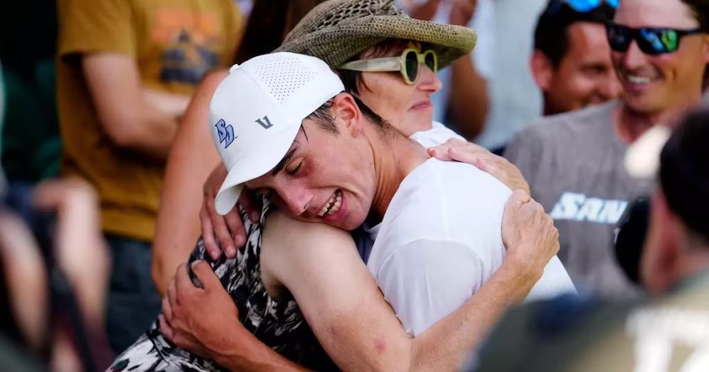 Oliver Tarvet Wimbledon - Oliver Tarvet desafía a Carlos Alcaraz en un Wimbledon inolvidable