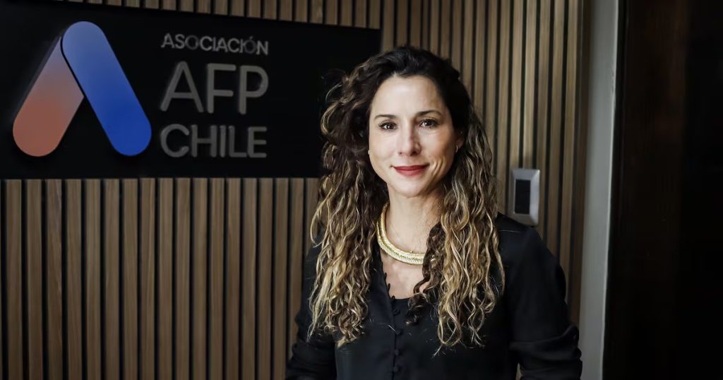 Proyecto del Gobierno sobre el Seguro de Invalidez y Sobrevivencia - Nuevo Proyecto del SIS: Desafíos y Críticas en el Senado