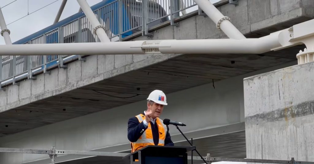 Puesta en Marcha del Nuevo Puente Ferroviario sobre el Río Biobío - Inauguración del Puente Ferroviario Biobío: un Hito Urbano