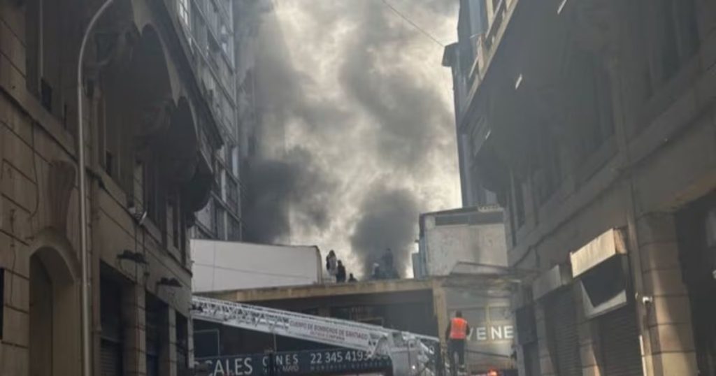 Rescate Incendio Edificio Santiago - Operativo de Rescate en Incendio en Centro de Santiago