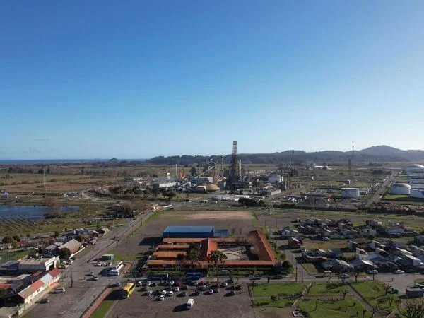 Reubicación de Familias Afectadas por ENAP en Hualpén - Incertidumbre por Reubicación de Familias en Hualpén a Causa de ENAP