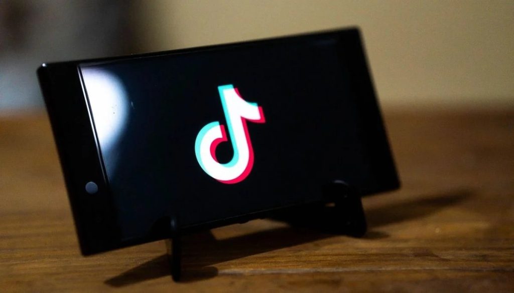 Riesgos de Seguridad TikTok - Riesgos de Seguridad en TikTok: Desafíos Tecnológicos para 2025