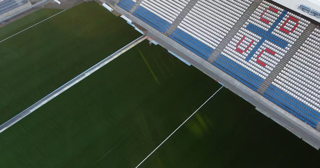 Visita de José Luis Rodríguez al Claro Arena de la Universidad Católica - José Luis Rodríguez Sorprende en el Claro Arena de la UC