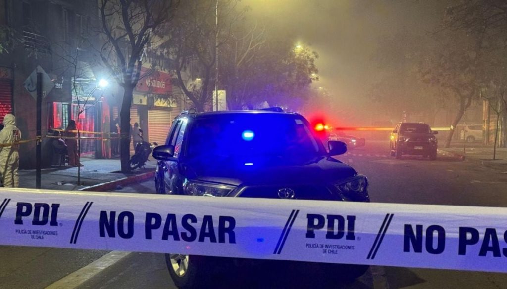 Asesinato de un Ciudadano Colombiano en un Minimarket de Santiago - Tiroteo en Santiago: Asesinan a colombiano en minimarket céntrico