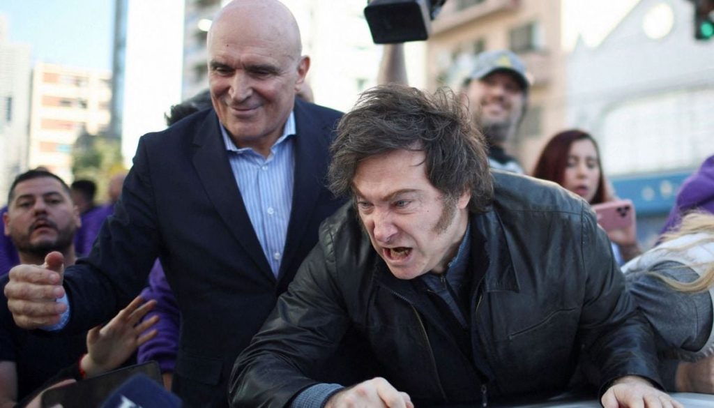 Ataque a la Comitiva de Javier Milei en Lomas de Zamora - Evacuación de Javier Milei tras ataque en Buenos Aires: detalles y reacciones