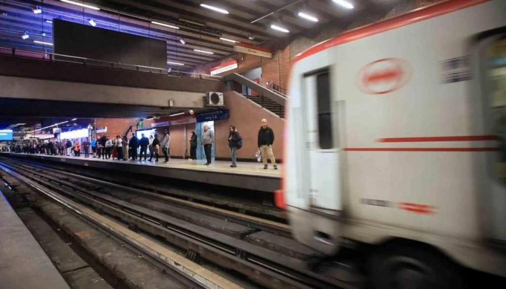 Cambios en la Circulación de Pasajeros en la Estación Baquedano - Obras en Metro Baquedano: Cambios en la circulación hasta 2026