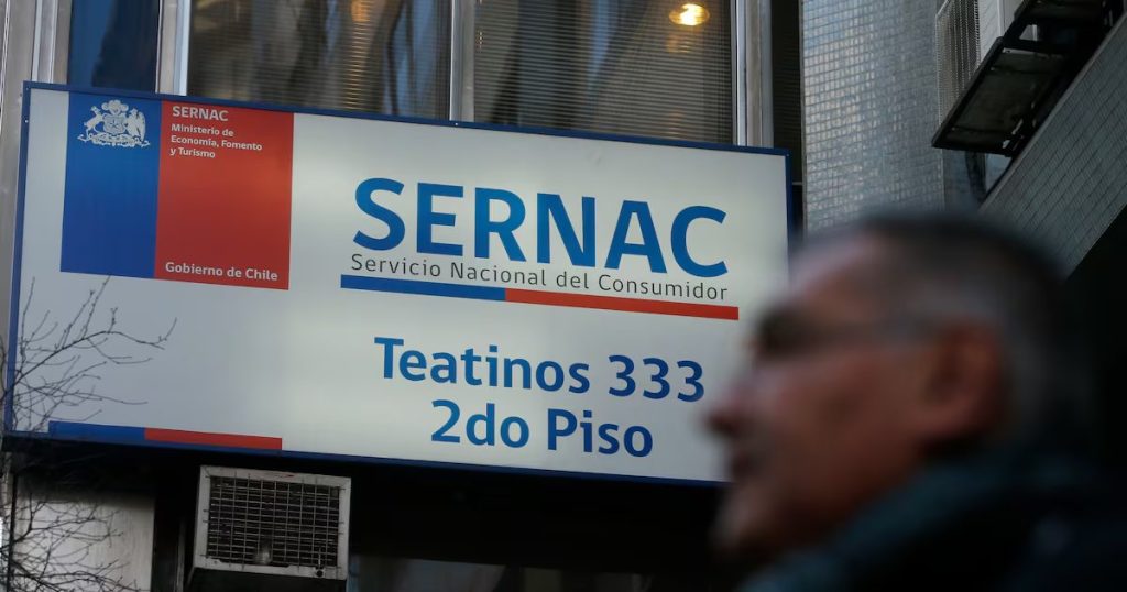Defensa del Sernac ante las Observaciones de la Contraloría - Sernac enfrenta críticas por su gestión durante el masivo apagón eléctrico