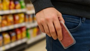 El 35% de los Chilenos Admite Haber Robado Alguna Vez. - Un tercio de los chilenos admite haber robado al menos una vez