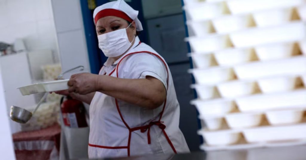 Llamado al Diálogo de Junaeb por el Paro de Manipuladoras de Alimentos - Junaeb busca diálogo ante inminente paro de manipuladoras de alimentos